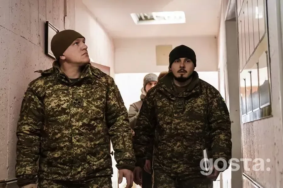 Командувач НГУ перевіряє готовність охорони Чорнобильської АЕС, 19.01.2026, зона відчуження, військові в формі.