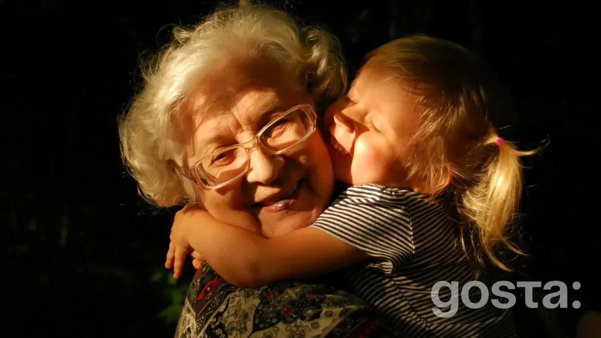 How to choose a gift for your grandmother?