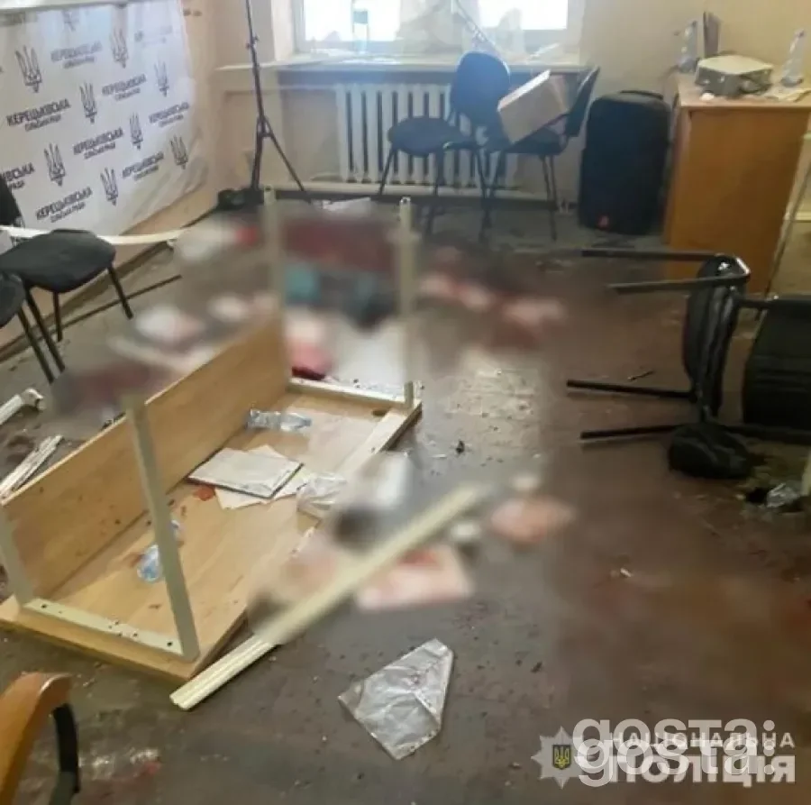 Місце вибуху в сільраді на Закарпатті