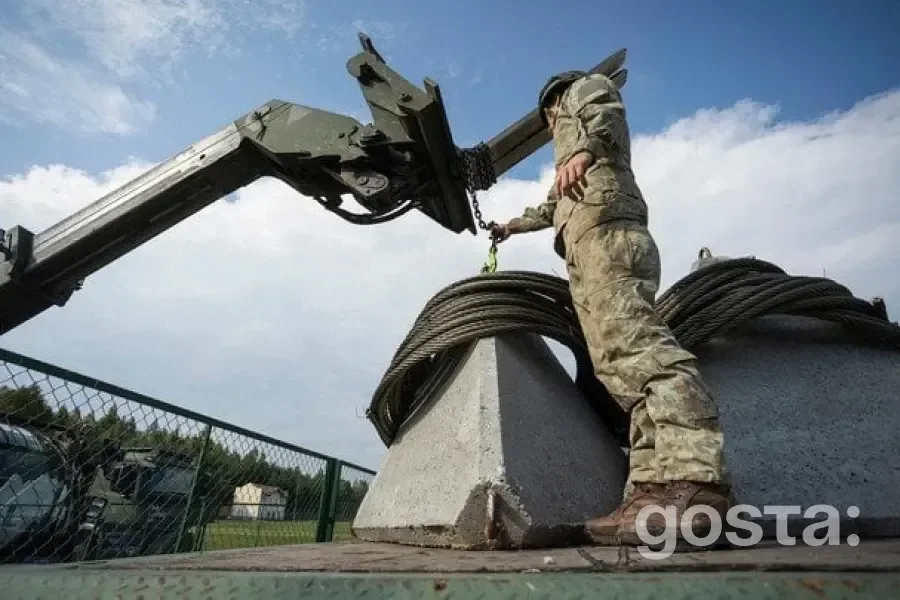 Литва зміцнює кордон з Росією та Білоруссю за допомогою "зубів дракона"