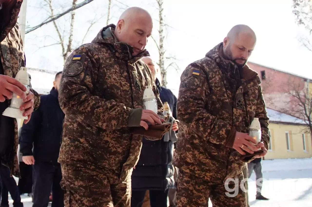 Відкриття спортивно-реабілітаційного центру для військових у Прикарпатті, нацгвардійці з туристичними реліквіями.