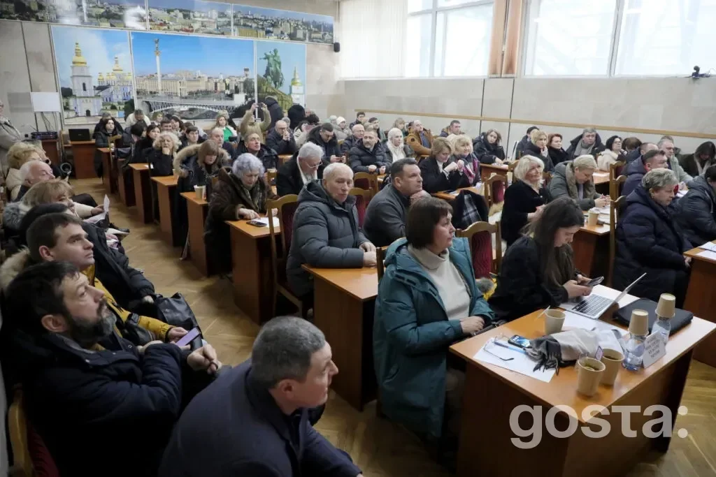 Учасники зустрічі Мінкульту та профспілок обговорюють реформи в культурі; фокус на оплаті праці, кадровій нестачі та фін
