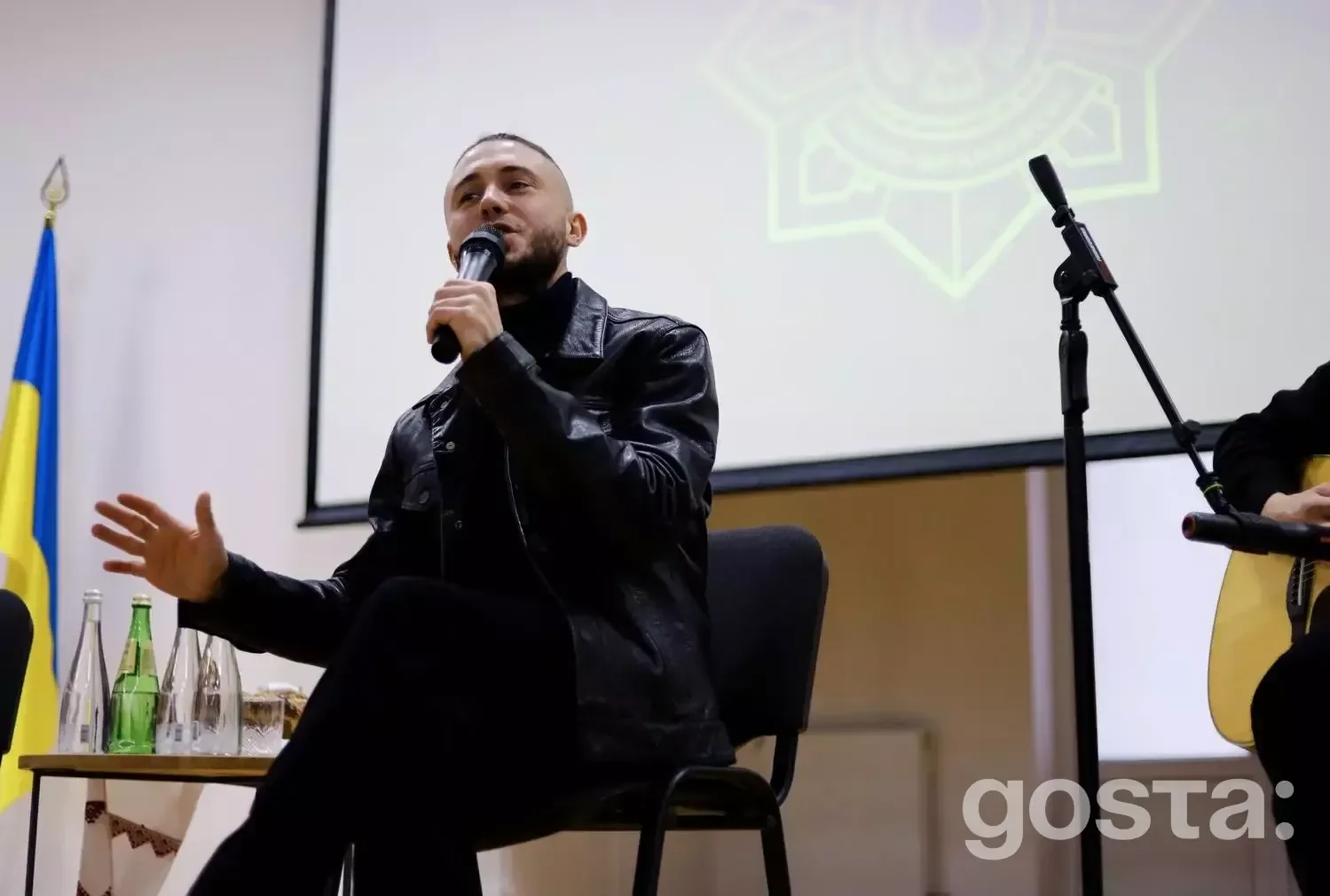 Гурт "Антитіла" зустрівся з ліцеїстами МВС в Івано-Франківську для обговорення патріотизму та служби державі.