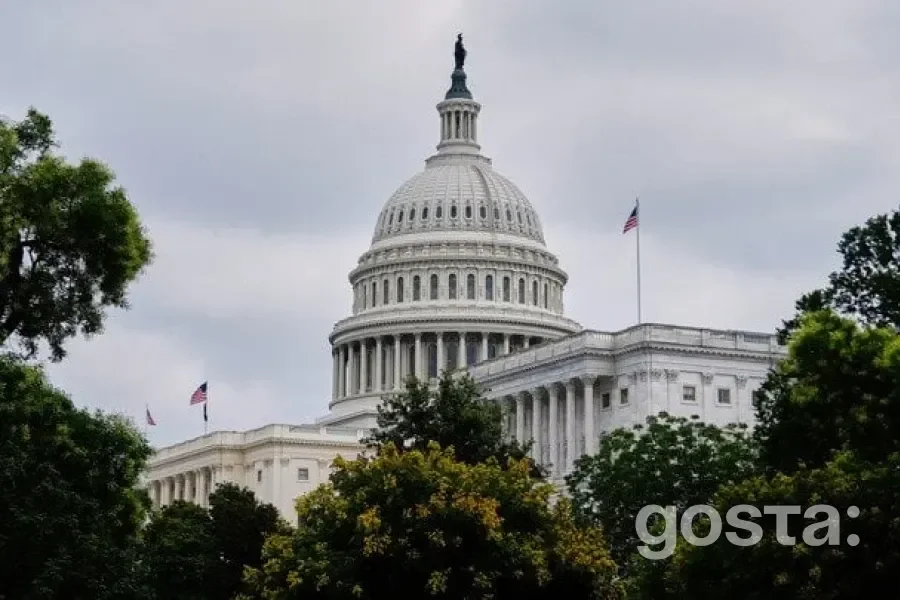 Уряд США призупинив роботу вперше за сім років: в чому причина?
